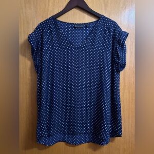 Blue/white polka dot dress shirt NY & Co EUC